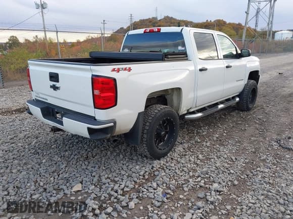 ✅ 2018 Chevrolet Silverado 1500 Custom • VIN: 3GCUKPEC7JG446473 • Лот: 43596712. Опубликован ранее на IAAI с пробегом 155 722 миль. Бесплатный доступ к архиву аукционных продаж из США и подробный отчёт об истории автомобиля на DreamBid. Изображение 4.