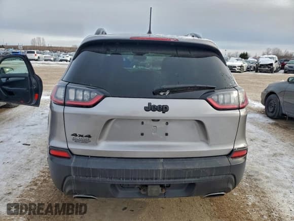 ✅ 2021 Jeep Cherokee Latitude Lux • VIN: 1C4PJMMX8MD197279 • Lot: 95885375. Wystawiony na Copart z przebiegiem 114 777 mil. Bezpłatny archiwum sprzedaży aukcyjnych z USA i szczegółowy raport historii pojazdu na DreamBid. Zdjęcie 6.