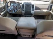 ✅ 2009 Dodge 1500 SLT • VIN: 1D3HV13T99S743345 • Lot: 63996565. Wystawiony na Copart z przebiegiem 191 282 mil. Bezpłatny archiwum sprzedaży aukcyjnych z USA i szczegółowy raport historii pojazdu na DreamBid. Zdjęcie 8.