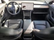 ✅ 2018 Tesla Model 3 Long Range Battery • VIN: 5YJ3E1EB9JF182024 • Lot: 90928025. Wystawiony na Copart z przebiegiem 44 666 mil. Bezpłatny archiwum sprzedaży aukcyjnych z USA i szczegółowy raport historii pojazdu na DreamBid. Zdjęcie 8.