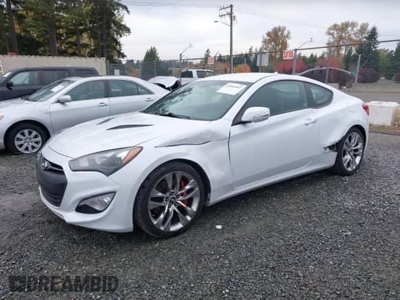 2015 Hyundai Genesis Coupe Ultimate с VIN KMHHU6KJ4FU124995, выставлен на аукционе IAAI как лот 43566907 с пробегом 42 772 миль миль и . История ставок и продаж доступна на DreamBid. Изображение 2.