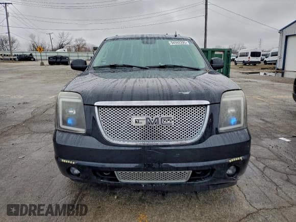 ✅ 2007 GMC Yukon Denali • VIN: 1GKFK63897J148035 • Lot: 94592295. Wystawiony na Copart z przebiegiem 207 657 mil. Bezpłatny archiwum sprzedaży aukcyjnych z USA i szczegółowy raport historii pojazdu na DreamBid. Zdjęcie 5.