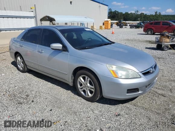 ✅ 2007 Honda Accord EX • VIN: 1HGCM56767A088917 • Лот: 70279345. Опубликован ранее на Copart с пробегом 142 609 миль. Бесплатный доступ к архиву аукционных продаж из США и подробный отчёт об истории автомобиля на DreamBid. Изображение 4.