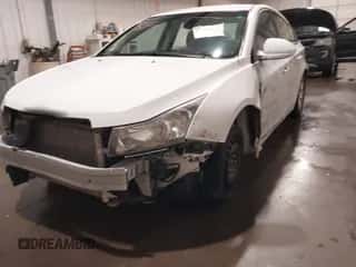 2016 Chevrolet Cruze LS z VIN 1G1PC5SH9G7142847, wystawiony jako IAAI lot #43538913 z przebiegiem Nie podano mil oraz . Historia ofert i sprzedaży dostępna na DreamBid. Obrazek 6.