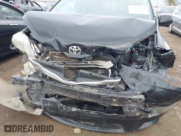 ✅ 2017 Toyota Sienna XLE Premium • VIN: 5TDYZ3DC5HS865165 • Lot: 43582538. Listed on IAAI with 114,475 mi. Free auction sales archive from the USA and detailed vehicle history report at DreamBid. Image 6.