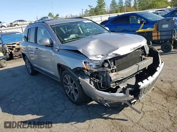 ✅ 2016 Jeep Compass High Altitude • VIN: 1C4NJDEB3GD535959 • Лот: 89622545. Опубликован ранее на Copart с пробегом 133 187 миль. Бесплатный доступ к архиву аукционных продаж из США и подробный отчёт об истории автомобиля на DreamBid. Изображение 14.