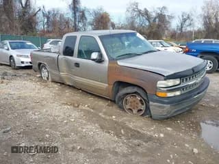 ✅ 2000 Chevrolet Silverado 1500 LS • VIN: 1GCEC19V8YZ336729 • Лот: 43858171. Опубликован ранее на IAAI с пробегом 301 008 миль. Бесплатный доступ к архиву аукционных продаж из США и подробный отчёт об истории автомобиля на DreamBid. Изображение 1.