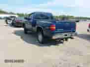 2002 Chevrolet Silverado 1500 LS z VIN 1GCEK14T42Z307678, wystawiony jako IAAI lot #43248833 z przebiegiem 210 671 mil mil oraz . Historia ofert i sprzedaży dostępna na DreamBid. Obrazek 3.