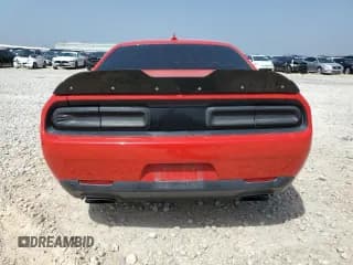 ✅ 2015 Dodge Challenger SRT 392 • VIN: 2C3CDZDJ6FH709761 • Lot: 64776334. Wystawiony na Copart z przebiegiem 82 639 mil. Bezpłatny archiwum sprzedaży aukcyjnych z USA i szczegółowy raport historii pojazdu na DreamBid. Zdjęcie 6.