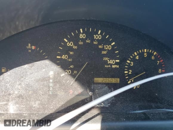 ✅ 2002 Lexus RX 300 • VIN: JTJHF10UX20270492 • Lot: 57504795. Listed on Copart with 205,076 mi. Free auction sales archive from the USA and detailed vehicle history report at DreamBid. Image 9.