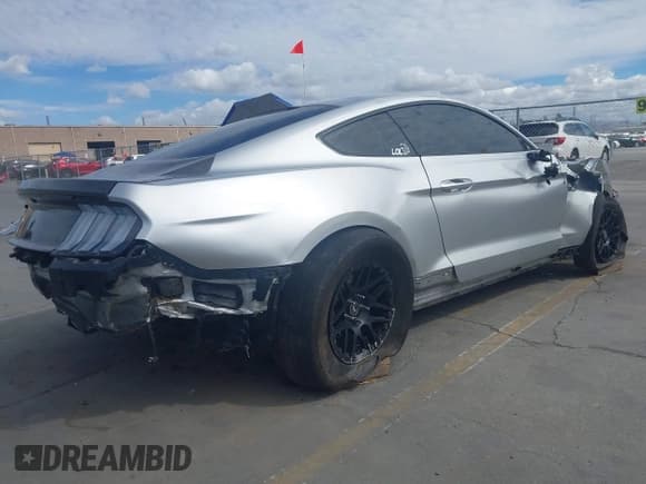 ✅ 2018 Ford Mustang GT • VIN: 1FA6P8CF2J5182654 • Lot: 43336725. Listed on IAAI with Not provided. Free auction sales archive from the USA and detailed vehicle history report at DreamBid. Image 4.
