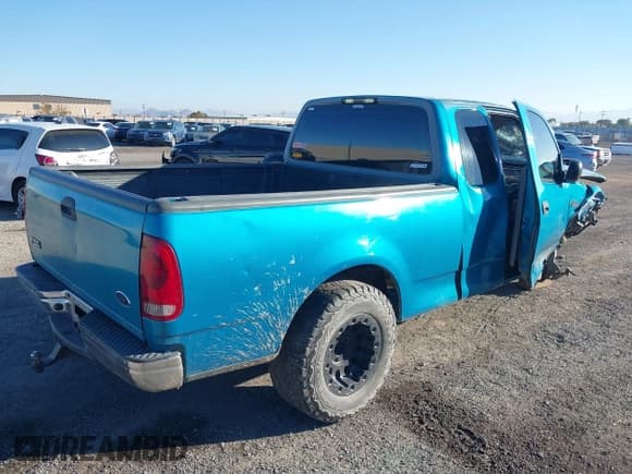 ✅ 1998 Ford F-150 • VIN: 1FTZX1728WKB99618 • Lot: 43518395. Listed on IAAI with Not provided. Free auction sales archive from the USA and detailed vehicle history report at DreamBid. Image 4.
