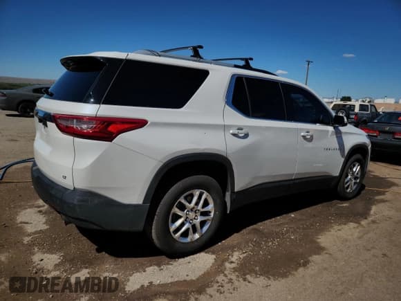 ✅ 2018 Chevrolet Traverse LT Cloth • VIN: 1GNERGKW5JJ191472 • Lot: 82128095. Wystawiony na Copart z przebiegiem 130 797 mil. Bezpłatny archiwum sprzedaży aukcyjnych z USA i szczegółowy raport historii pojazdu na DreamBid. Zdjęcie 3.