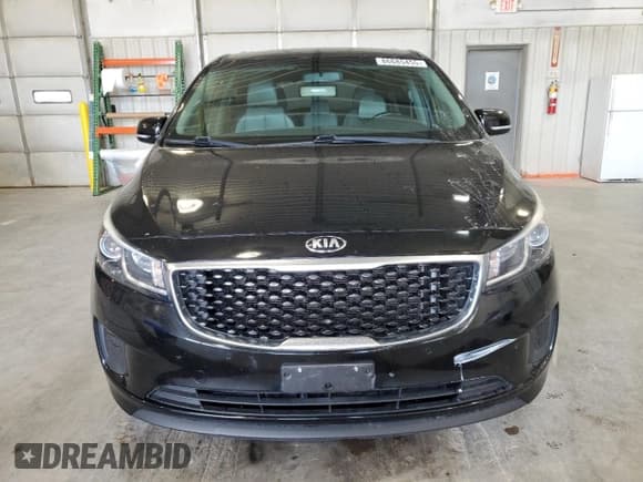 ✅ 2017 Kia Sedona LX • VIN: KNDMB5C17H6339991 • Lot: 86685455. Wystawiony na Copart z przebiegiem 171 986 mil. Bezpłatny archiwum sprzedaży aukcyjnych z USA i szczegółowy raport historii pojazdu na DreamBid. Zdjęcie 5.
