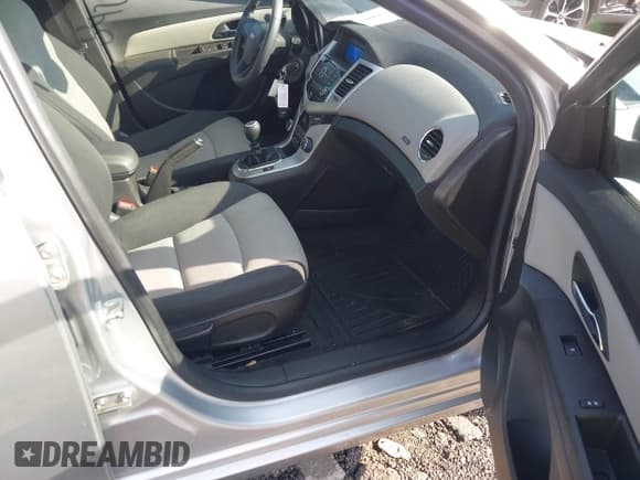 ✅ 2016 Chevrolet Cruze LS • VIN: 1G1PB5SHXG7161328 • Lot: 43208427. Listed on IAAI with 146,591 mi. Free auction sales archive from the USA and detailed vehicle history report at DreamBid. Image 5.