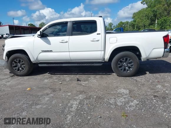 ✅ 2023 Toyota Tacoma TRD Off Road • VIN: 3TMAZ5CN7PM219575 • Lot: 43397400. Wystawiony na IAAI z przebiegiem 15 347 mil. Bezpłatny archiwum sprzedaży aukcyjnych z USA i szczegółowy raport historii pojazdu na DreamBid. Zdjęcie 15.