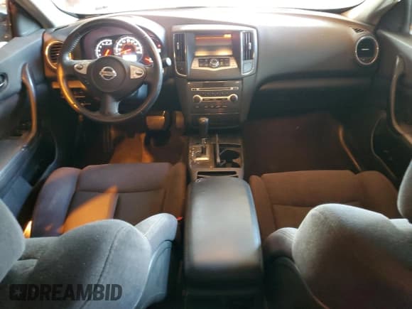 ✅ 2012 Nissan Maxima SV • VIN: 1N4AA5AP4CC833254 • Лот: 91718225. Опубликован ранее на Copart с пробегом 179 249 миль. Бесплатный доступ к архиву аукционных продаж из США и подробный отчёт об истории автомобиля на DreamBid. Изображение 8.