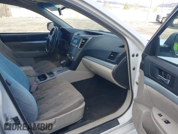 ✅ 2013 Subaru Legacy Premium • VIN: 4S3BMCC64D3013028 • Lot: 43768073. Wystawiony na IAAI z przebiegiem 195 246 mil. Bezpłatny archiwum sprzedaży aukcyjnych z USA i szczegółowy raport historii pojazdu na DreamBid. Zdjęcie 5.