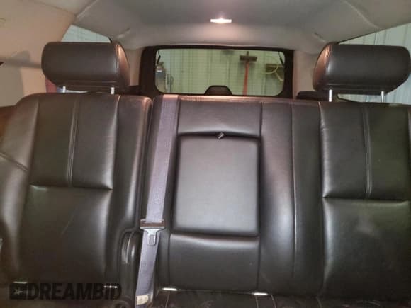 ✅ 2011 Chevrolet Suburban • VIN: MI0206A381N062111 • Lot: 43635065. Listed on Copart with 164,599 mi. Free auction sales archive from the USA and detailed vehicle history report at DreamBid. Image 10.