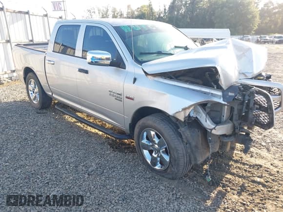 ✅ 2019 Ram 1500 Express • VIN: 1C6RR6KT7KS538894 • Lot: 43361643. Wystawiony na IAAI z przebiegiem 57 184 mil. Bezpłatny archiwum sprzedaży aukcyjnych z USA i szczegółowy raport historii pojazdu na DreamBid. Zdjęcie 1.