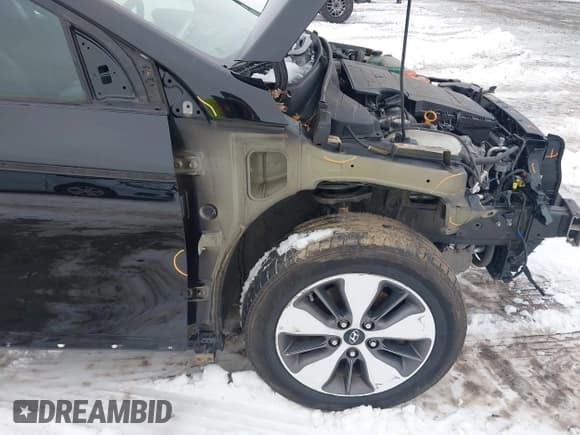 ✅ 2019 Hyundai Ioniq Limited • VIN: KMHC75LD7KU147976 • Lot: 41059527. Wystawiony na IAAI z przebiegiem 112 686 mil. Bezpłatny archiwum sprzedaży aukcyjnych z USA i szczegółowy raport historii pojazdu na DreamBid. Zdjęcie 21.