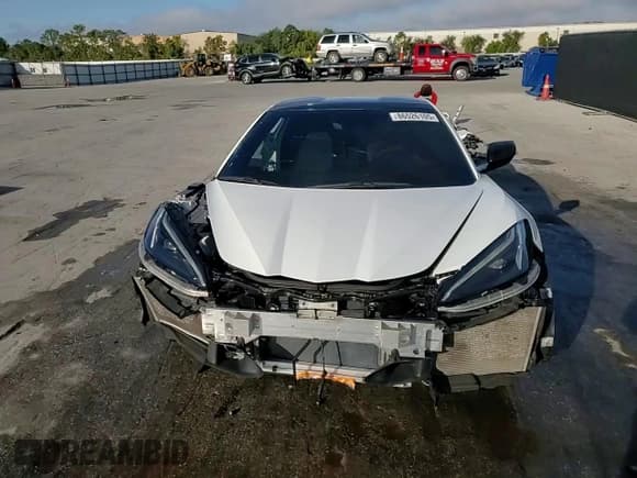 ✅ 2022 Chevrolet Corvette 2LT • VIN: 1G1YB2D47N5101352 • Lot: 86526105. Wystawiony na Copart z przebiegiem 28 442 mil. Bezpłatny archiwum sprzedaży aukcyjnych z USA i szczegółowy raport historii pojazdu na DreamBid. Zdjęcie 14.