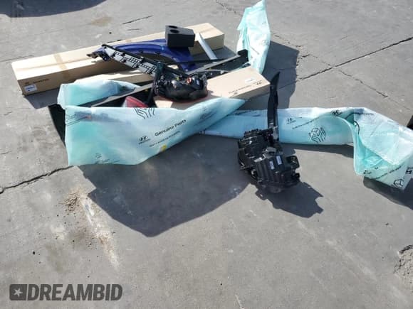 ✅ 2024 Hyundai Venue SEL • VIN: KMHRC8A37RU299901 • Лот: 84803774. Опубликован ранее на Copart с пробегом 11 877 миль. Бесплатный доступ к архиву аукционных продаж из США и подробный отчёт об истории автомобиля на DreamBid. Изображение 15.