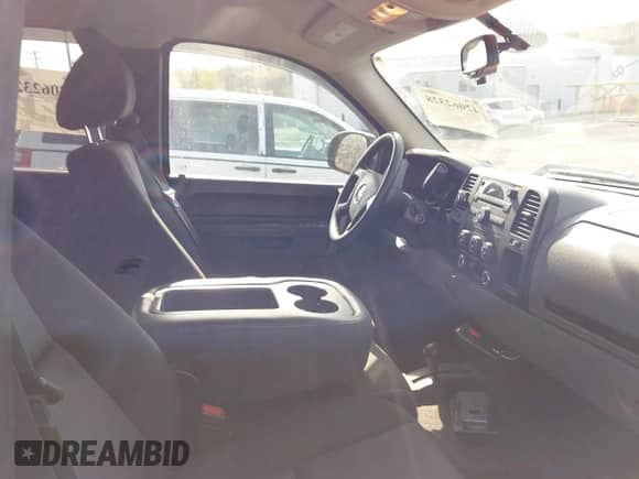 ✅ 2011 Chevrolet Silverado 1500 LS • VIN: 1GCRKREA5BZ130541 • Lot: 42062328. Listed on IAAI with 181,175 mi. Free auction sales archive from the USA and detailed vehicle history report at DreamBid. Image 5.