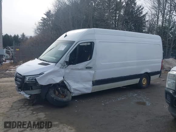 ✅ 2020 Mercedes-Benz Sprinter Cargo • VIN: W1Y4ECHYXLP236211 • Lot: 41705378. Listed on IAAI with 139,901 mi. Free auction sales archive from the USA and detailed vehicle history report at DreamBid. Image 13.