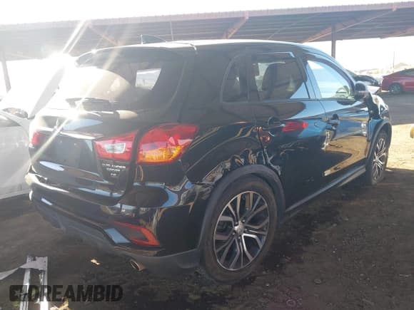 ✅ 2019 Mitsubishi Outlander SE • VIN: JA4AP4AU6KU029744 • Lot: 41010837. Wystawiony na IAAI z przebiegiem 92 189 mil. Bezpłatny archiwum sprzedaży aukcyjnych z USA i szczegółowy raport historii pojazdu na DreamBid. Zdjęcie 4.