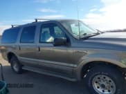 ✅ 2002 Ford Excursion Limited • VIN: 1FMSU43FX2ED63993 • Lot: 41263756. Wystawiony na IAAI z przebiegiem 294 930 mil. Bezpłatny archiwum sprzedaży aukcyjnych z USA i szczegółowy raport historii pojazdu na DreamBid. Zdjęcie 13.