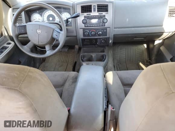 2006 Dodge Dakota SLT z VIN 1D7HW48N66S636983, wystawiony jako Copart lot #77087694 z przebiegiem 261 434 mil mil oraz Szkoda całkowita • Salvage title. Historia ofert i sprzedaży dostępna na DreamBid. Obrazek 8.