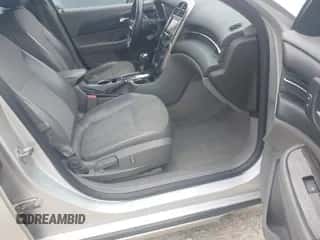 2015 Chevrolet Malibu LT z VIN 1G11C5SL2FU133580, wystawiony jako IAAI lot #43473271 z przebiegiem 243 975 mil mil oraz . Historia ofert i sprzedaży dostępna na DreamBid. Obrazek 5.