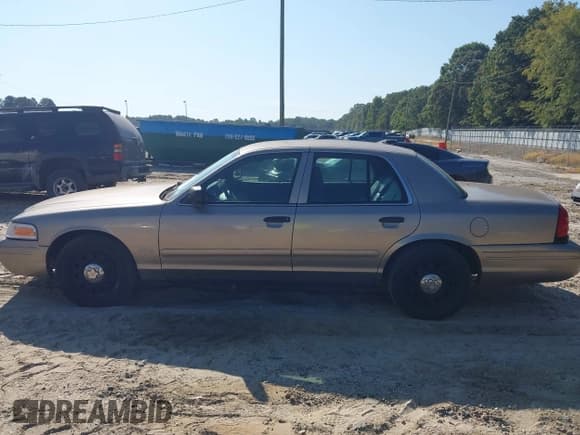 ✅ 2007 Ford Police Interceptor • VIN: 2FAFP71W47X125974 • Лот: 43206114. Опубликован ранее на IAAI с пробегом 161 800 миль. Бесплатный доступ к архиву аукционных продаж из США и подробный отчёт об истории автомобиля на DreamBid. Изображение 14.