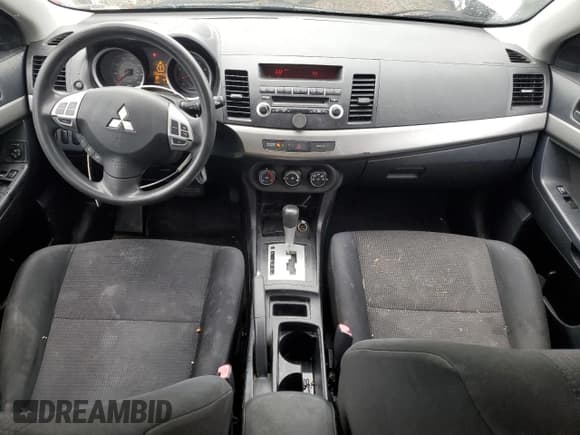 ✅ 2009 Mitsubishi Lancer ES • VIN: JA3AU26U69U045107 • Lot: 71205895. Wystawiony na Copart z przebiegiem 131 201 mil. Bezpłatny archiwum sprzedaży aukcyjnych z USA i szczegółowy raport historii pojazdu na DreamBid. Zdjęcie 8.