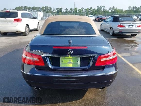 ✅ 2011 Mercedes-Benz E 350 • VIN: WDDKK5GF3BF062928 • Lot: 42410227. Listed on IAAI with 130,619 mi. Free auction sales archive from the USA and detailed vehicle history report at DreamBid. Image 16.