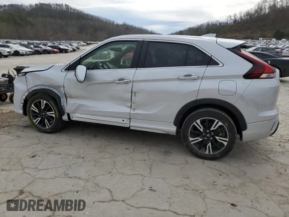 ✅ 2024 Mitsubishi Eclipse Cross SE • VIN: JA4ATWAA4RZ032491 • Lot: 46623395. Listed on Copart with 11,510 mi. Free auction sales archive from the USA and detailed vehicle history report at DreamBid. Image 2.
