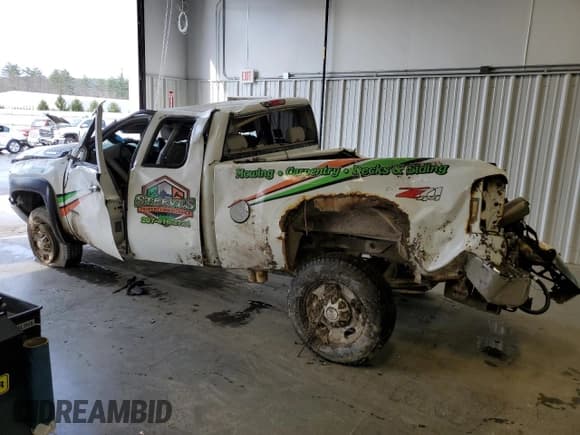 ✅ 2013 Chevrolet Silverado 2500HD LTZ • VIN: 1GC2KYC85DZ145300 • Лот: 52745135. Опубликован ранее на Copart с пробегом Не указан. Бесплатный доступ к архиву аукционных продаж из США и подробный отчёт об истории автомобиля на DreamBid. Изображение 2.