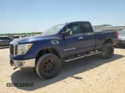 ✅ 2017 Nissan Titan • VIN: 1N6BA1C44HN560982 • Lot: 52824075. Wystawiony na Copart z przebiegiem 149 231 mil. Bezpłatny archiwum sprzedaży aukcyjnych z USA i szczegółowy raport historii pojazdu na DreamBid. Zdjęcie 1.