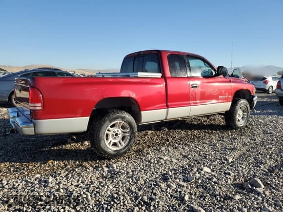 ✅ 1998 Dodge Dakota SLT • VIN: 1B7GG22Y6WS584989 • Lot: 77398674. Wystawiony na Copart z przebiegiem 171 923 mil. Bezpłatny archiwum sprzedaży aukcyjnych z USA i szczegółowy raport historii pojazdu na DreamBid. Zdjęcie 3.
