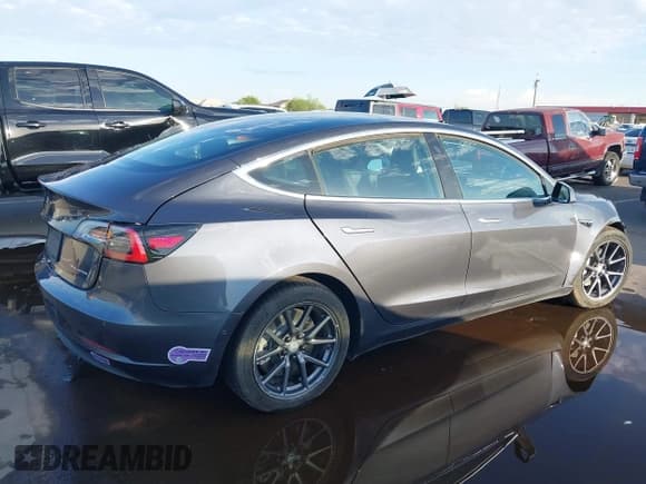✅ 2019 Tesla Model 3 Long Range • VIN: 5YJ3E1EB4KF386067 • Lot: 42606003. Wystawiony na IAAI z przebiegiem 54 655 mil. Bezpłatny archiwum sprzedaży aukcyjnych z USA i szczegółowy raport historii pojazdu na DreamBid. Zdjęcie 4.
