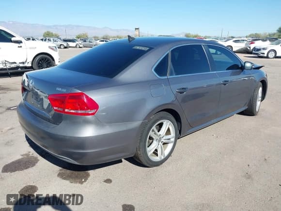 ✅ 2015 Volkswagen Passat SE • VIN: 1VWBV7A35FC056905 • Lot: 43710442. Wystawiony na IAAI z przebiegiem 93 361 mil. Bezpłatny archiwum sprzedaży aukcyjnych z USA i szczegółowy raport historii pojazdu na DreamBid. Zdjęcie 4.