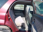 ✅ 2007 Chevrolet Equinox LS • VIN: 2CNDL13FX76005878 • Lot: 41933911. Wystawiony na IAAI z przebiegiem 100 740 mil. Bezpłatny archiwum sprzedaży aukcyjnych z USA i szczegółowy raport historii pojazdu na DreamBid. Zdjęcie 8.