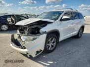 ✅ 2015 Toyota Highlander LE Plus • VIN: 5TDZKRFH5FS118506 • Лот: 84758805. Опубликован ранее на Copart с пробегом 388 881 миль. Бесплатный доступ к архиву аукционных продаж из США и подробный отчёт об истории автомобиля на DreamBid. Изображение 1.