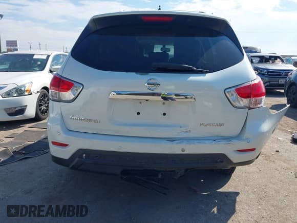 ✅ 2015 Nissan Pathfinder S • VIN: 5N1AR2MN6FC702855 • Lot: 43327847. Listed on IAAI with 165,713 mi. Free auction sales archive from the USA and detailed vehicle history report at DreamBid. Image 6.