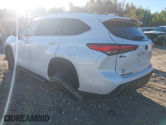 ✅ 2023 Toyota Highlander XLE • VIN: 5TDKDRAH5PS042533 • Лот: 43467157. Опубликован ранее на IAAI с пробегом 28 322 миль. Бесплатный доступ к архиву аукционных продаж из США и подробный отчёт об истории автомобиля на DreamBid. Изображение 3.