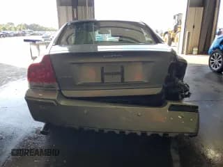 ✅ 2006 Volvo S60 2.5L Turbo • VIN: YV1RS592662534856 • Lot: 71400984. Wystawiony na Copart z przebiegiem 191 742 mil. Bezpłatny archiwum sprzedaży aukcyjnych z USA i szczegółowy raport historii pojazdu na DreamBid. Zdjęcie 6.