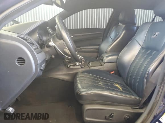 ✅ 2016 Chrysler 300 S • VIN: 2C3CCABT9GH175777 • Lot: 92510505. Listed on Copart with 102,960 mi. Free auction sales archive from the USA and detailed vehicle history report at DreamBid. Image 7.