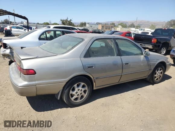 ✅ 1998 Toyota Camry LE • VIN: JT2BF28KXW0089490 • Лот: 68866635. Опубликован ранее на Copart с пробегом 176 186 миль. Бесплатный доступ к архиву аукционных продаж из США и подробный отчёт об истории автомобиля на DreamBid. Изображение 3.