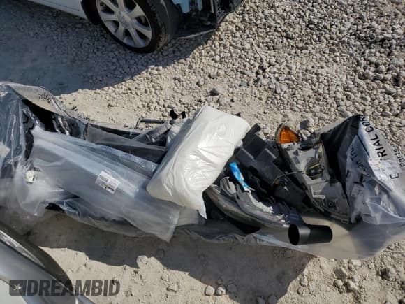 ✅ 2012 Chevrolet Malibu 1LS • VIN: 1G1ZB5E03CF210139 • Lot: 80245914. Listed on Copart with 149,598 mi. Free auction sales archive from the USA and detailed vehicle history report at DreamBid. Image 12.